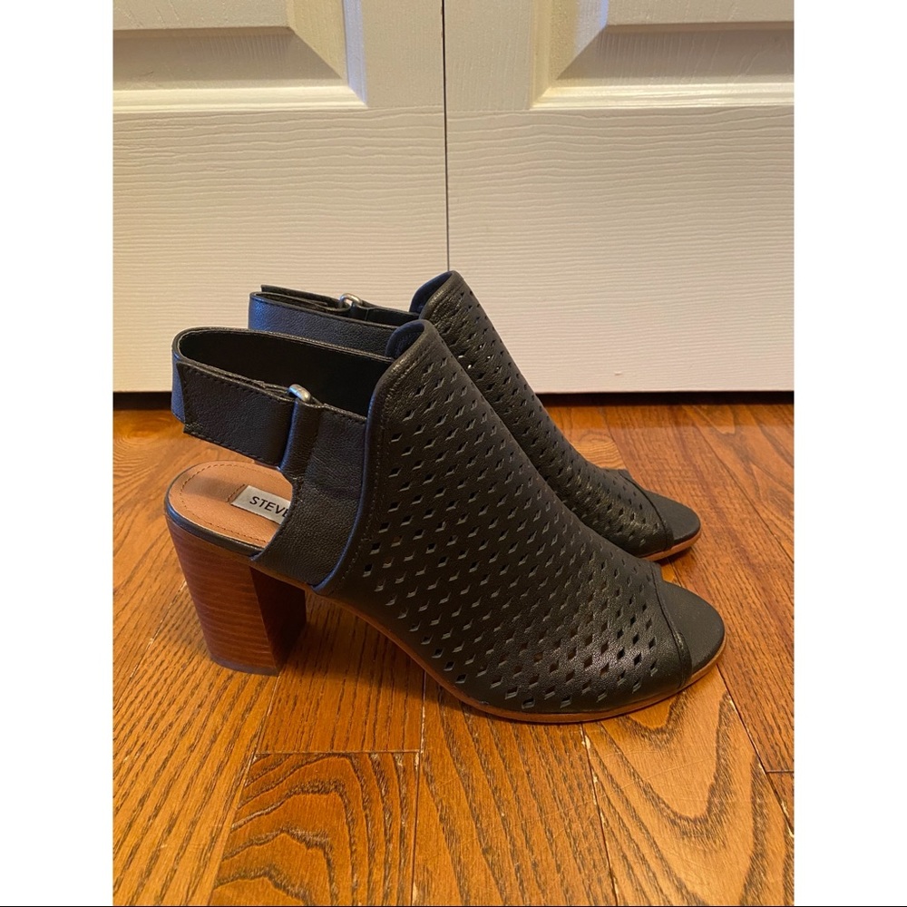 NWOT Steve Madden Open Toe Heel Booties